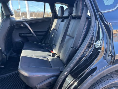 Used 2018 Toyota RAV4 SE w/ Power Extra Value Package image 37