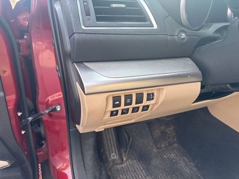 Used 2017 Subaru Legacy 2.5i Premium image 11