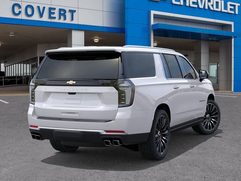 New 2025 Chevrolet Suburban High Country image 28