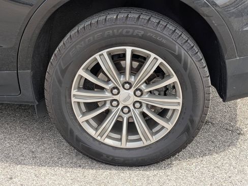 Used 2018 Cadillac XT5 Luxury w/ Driver Awareness Package FWD image 23