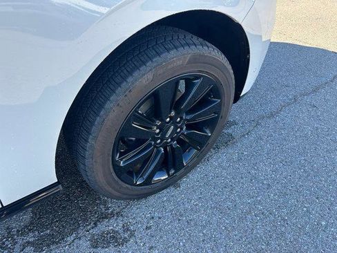 Used 2023 Lincoln Navigator L Reserve image 21