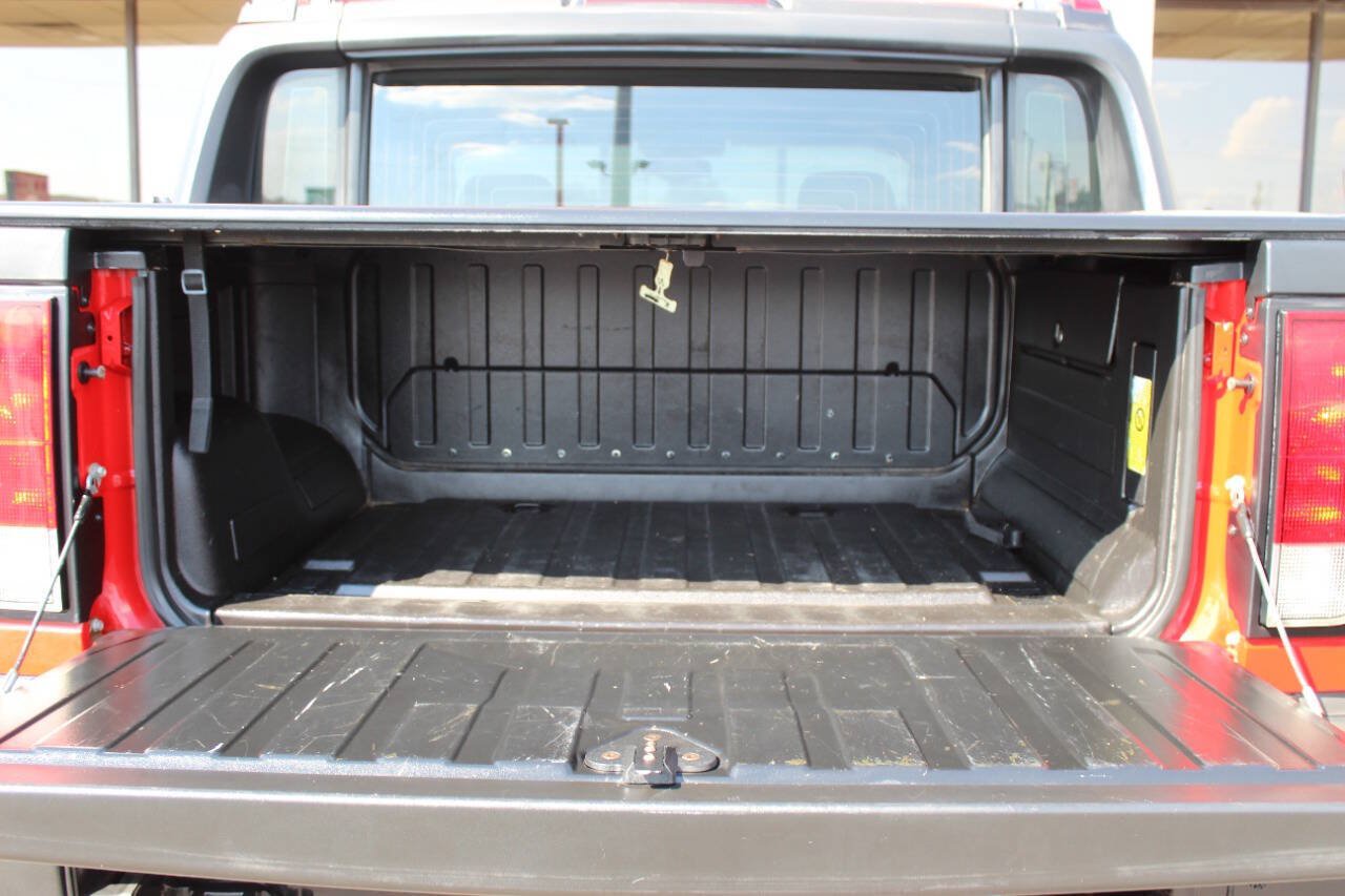 Used 2005 HUMMER H2 SUT w/ Preferred Equipment Group AWD/4WD image 14