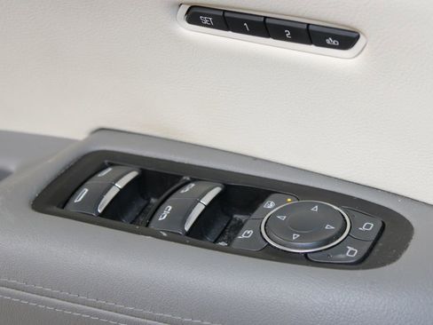 Used 2017 Cadillac XT5 Luxury image 26