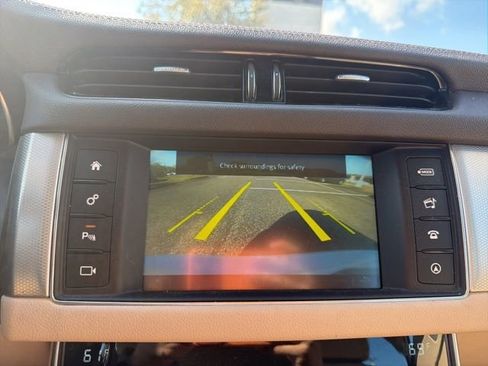 Used 2016 Jaguar XF Prestige image 18