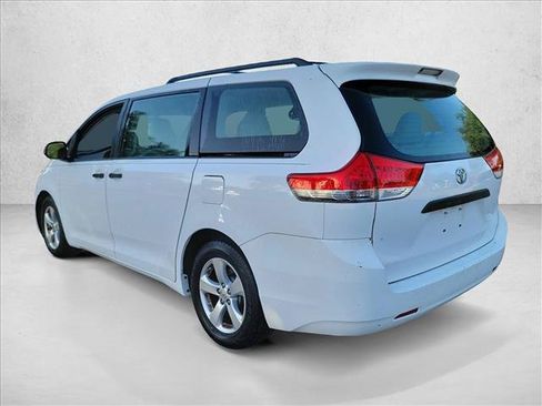 Used 2014 Toyota Sienna L FWD image 7