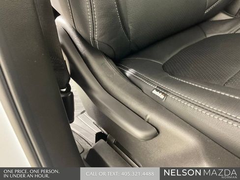 Used 2022 Chevrolet Silverado 1500 LT AWD/4WD image 29