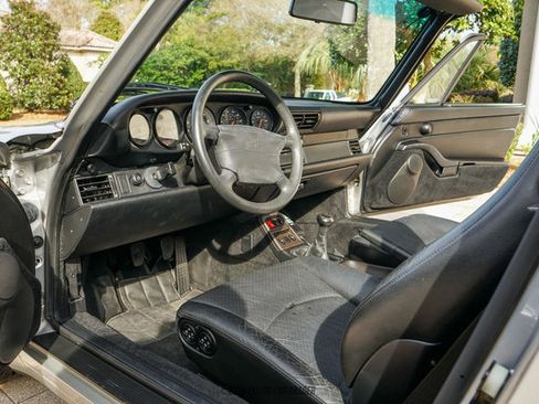 Used 1998 Porsche 911 Carrera image 30