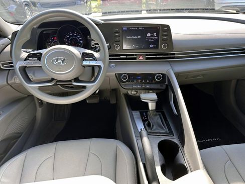 Used 2023 Hyundai Elantra SEL w/ Cargo Package FWD image 13