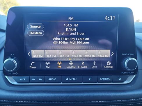 Used 2024 Nissan Rogue S image 27