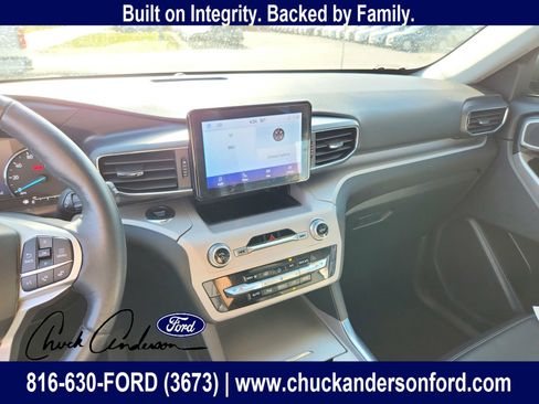 Used 2023 Ford Explorer XLT w/ Equipment Group 202A AWD/4WD image 18