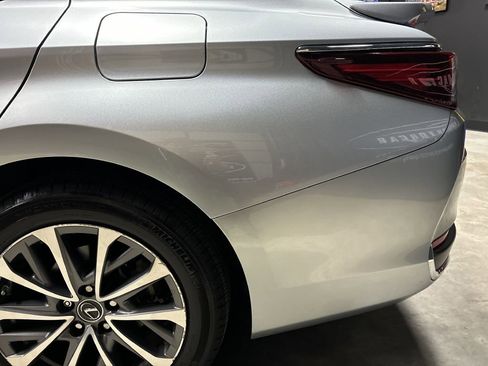 Used 2022 Lexus ES 300h w/ Premium Package image 22