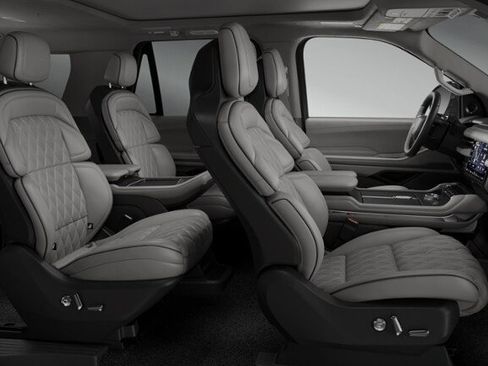New 2026 Lincoln Navigator L Black Label AWD/4WD image 29
