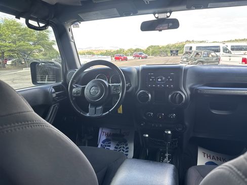 Used 2017 Jeep Wrangler Unlimited Sport w/ Connectivity Group AWD/4WD image 14