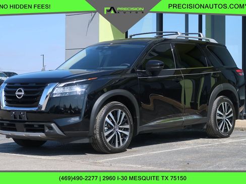 Used 2024 Nissan Pathfinder Platinum w/ Cargo Package image 1