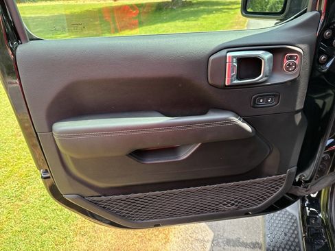 Used 2021 Jeep Wrangler Unlimited Sahara image 13