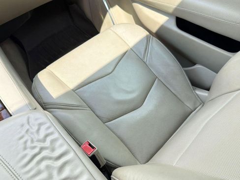 Used 2017 Cadillac Escalade Luxury image 30