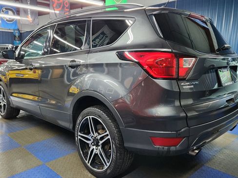 Used 2019 Ford Escape SEL image 4