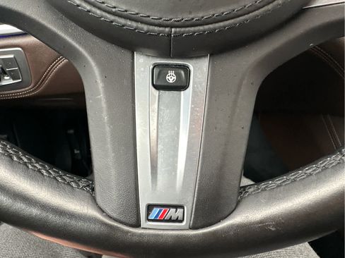 Used 2022 BMW 750i xDrive image 28