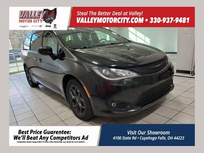 Used 2019 Chrysler Pacifica Touring-L w/ S Appearance Package