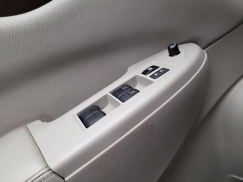 Used 2015 Nissan Quest SV FWD image 27