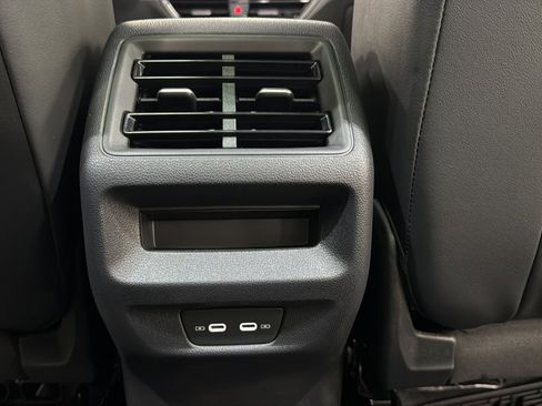 New 2026 Volkswagen Tiguan SE image 28