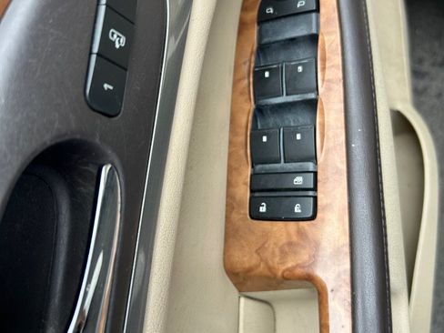 Used 2011 Buick Enclave CXL AWD/4WD image 6