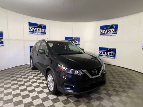 Used 2022 Nissan Rogue Sport SV FWD image 4