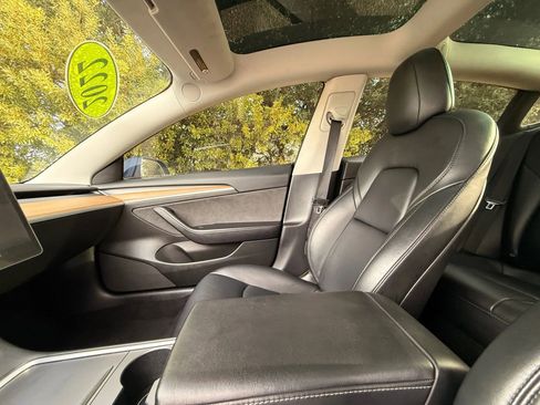 Used 2022 Tesla Model 3 Standard Range image 54