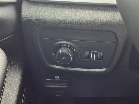 Certified 2024 Jeep Grand Cherokee Limited AWD/4WD image 19