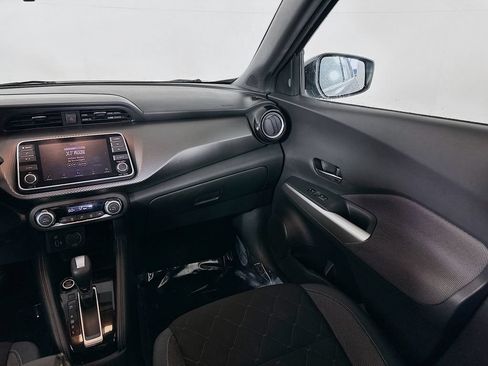 Used 2019 Nissan Kicks SV FWD image 29