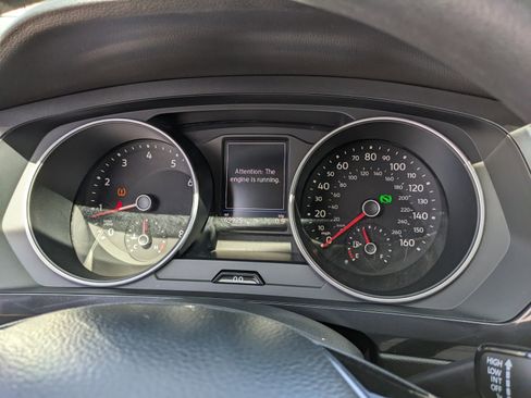 Used 2021 Volkswagen Tiguan S FWD image 34