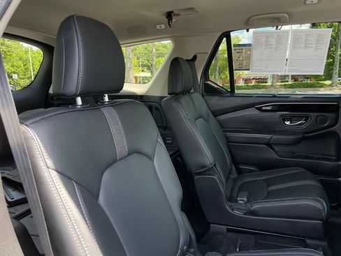 Certified 2025 Honda Pilot EX-L image 36