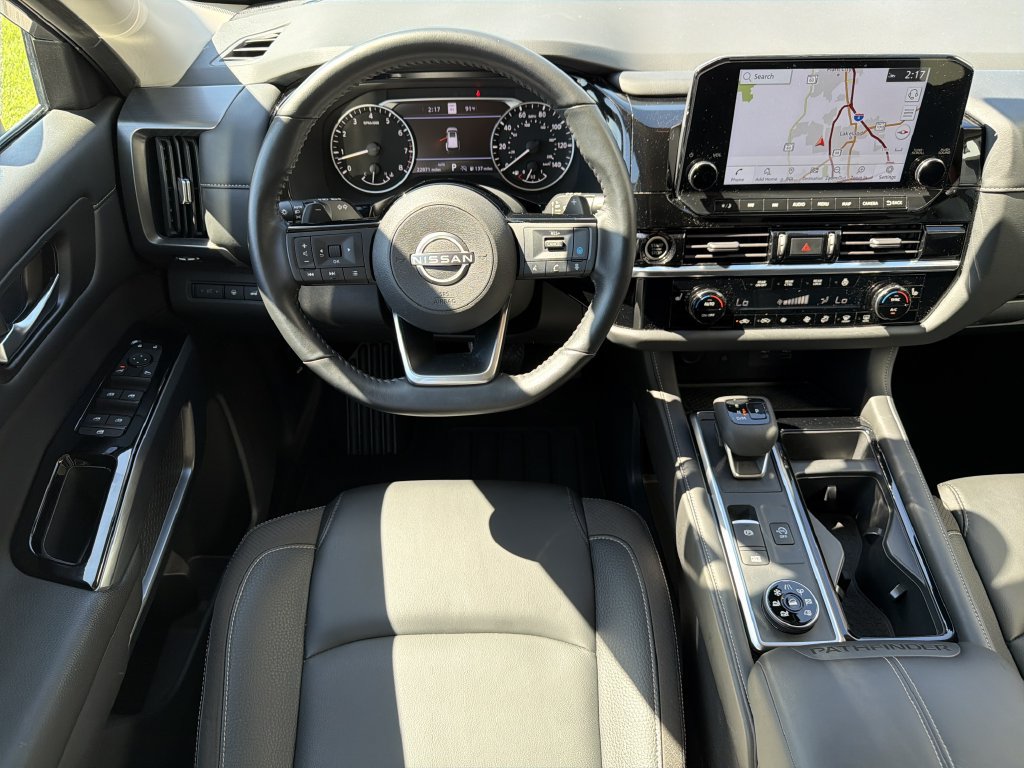 Used 2023 Nissan Pathfinder SL w/ Lighting Package (N92) AWD/4WD image 18