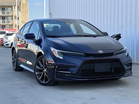 Used 2023 Toyota Corolla SE image 2