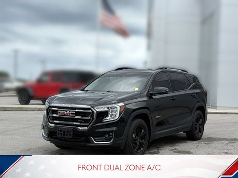 Used 2023 GMC Terrain AT4 AWD/4WD image 3
