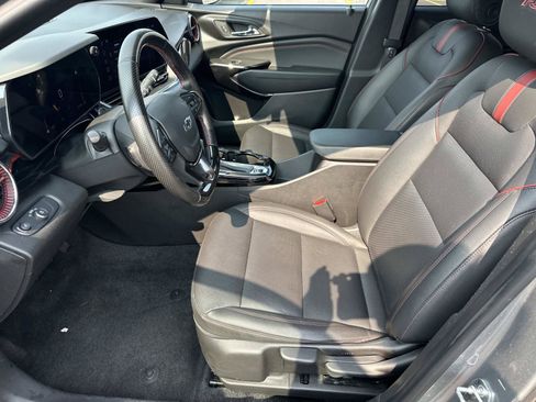 Certified 2024 Chevrolet Trax RS w/ Driver Confidence Package FWD image 18