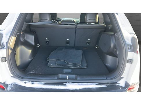 Used 2021 Jeep Cherokee Limited image 28