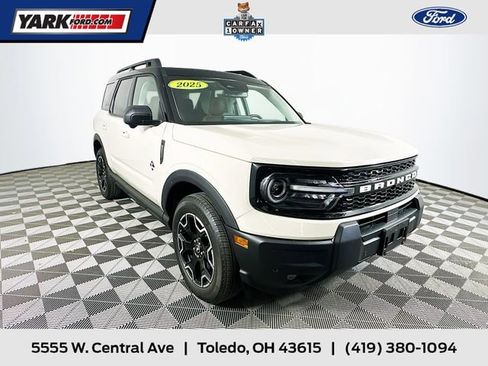 Used 2025 Ford Bronco Sport Outer Banks w/ Outer Banks Tech Package+ AWD/4WD image 1