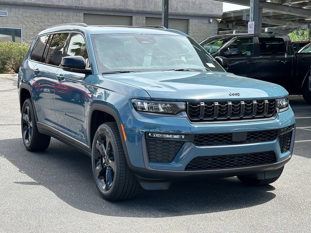 New 2026 Jeep Grand Cherokee L Limited w/ Limited Altitude Package AWD/4WD image 10