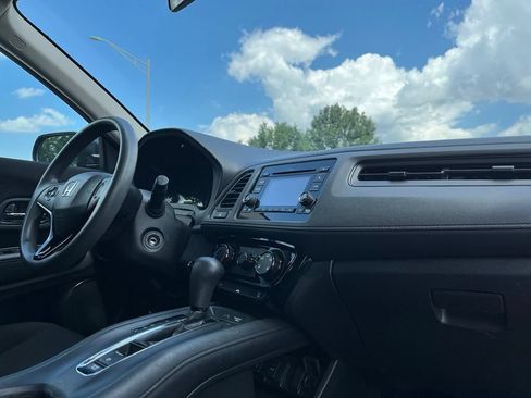 Used 2016 Honda HR-V LX image 26