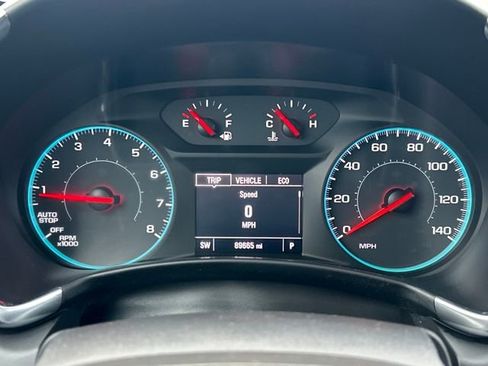 Used 2018 Chevrolet Equinox LT image 18