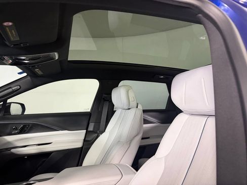 Used 2024 Cadillac Lyriq Luxury RWD image 21