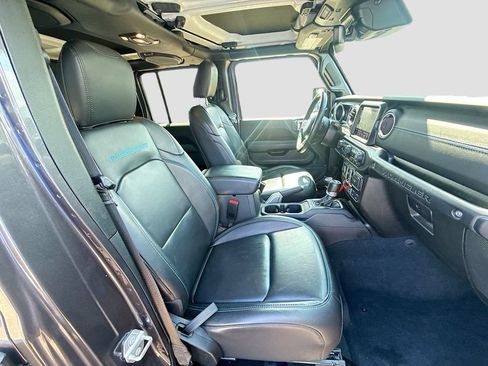 Used 2022 Jeep Wrangler Unlimited Rubicon 4xe w/ Dual Top Group AWD/4WD image 32