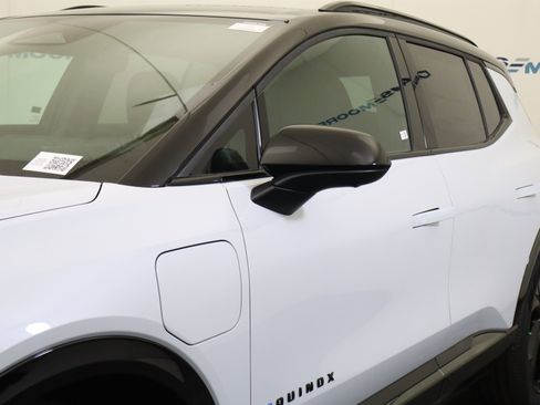 New 2026 Chevrolet Equinox EV RS image 12