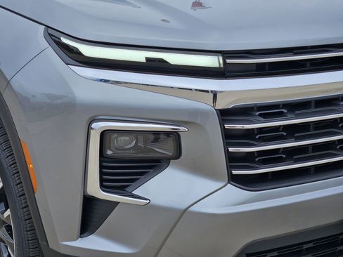 New 2026 Chevrolet Traverse LT w/ Sun and Wheel Package AWD/4WD image 10
