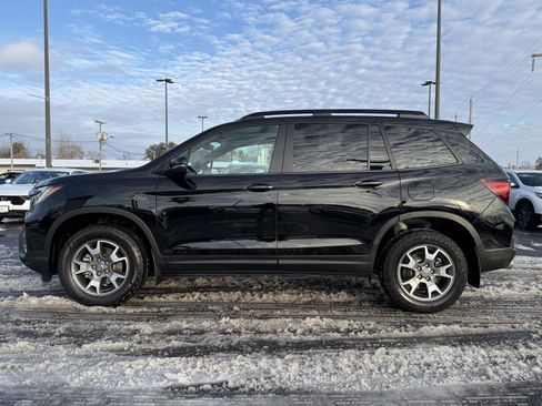 Used 2023 Honda Passport TrailSport image 8