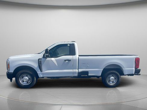 Used 2023 Ford F250 XL RWD image 5