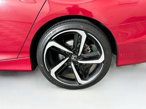 Used 2019 Honda Accord Sport image 11