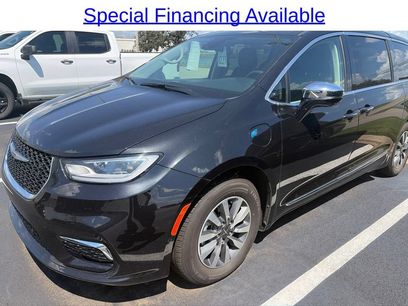 Used 2022 Chrysler Pacifica Limited
