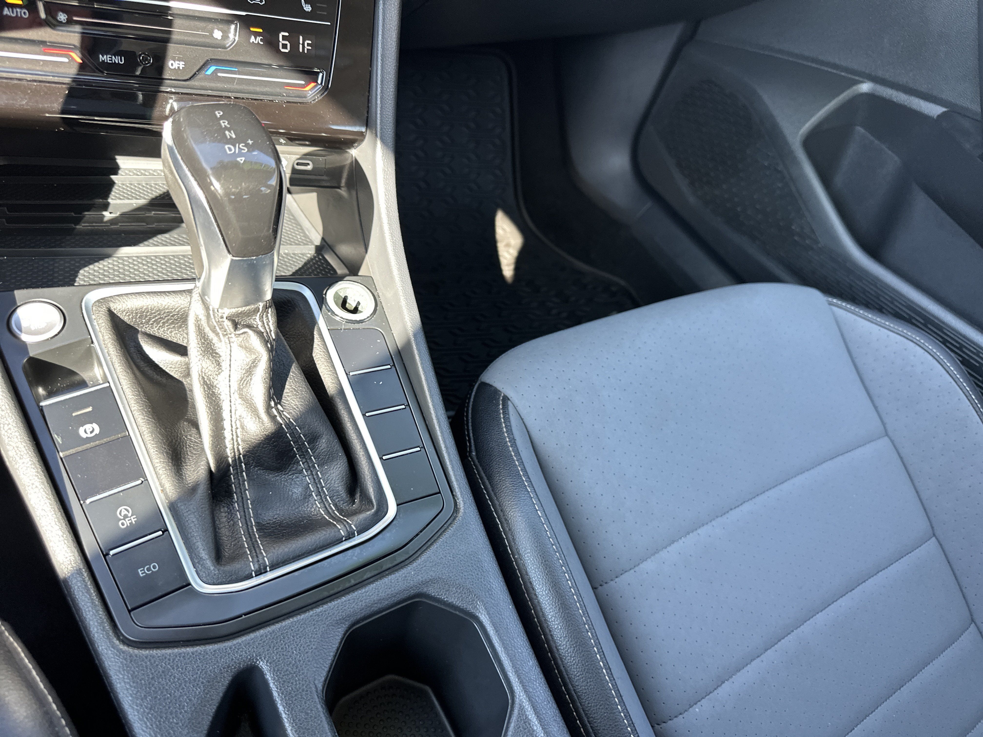 Used 2026 Volkswagen Jetta SE FWD image 20